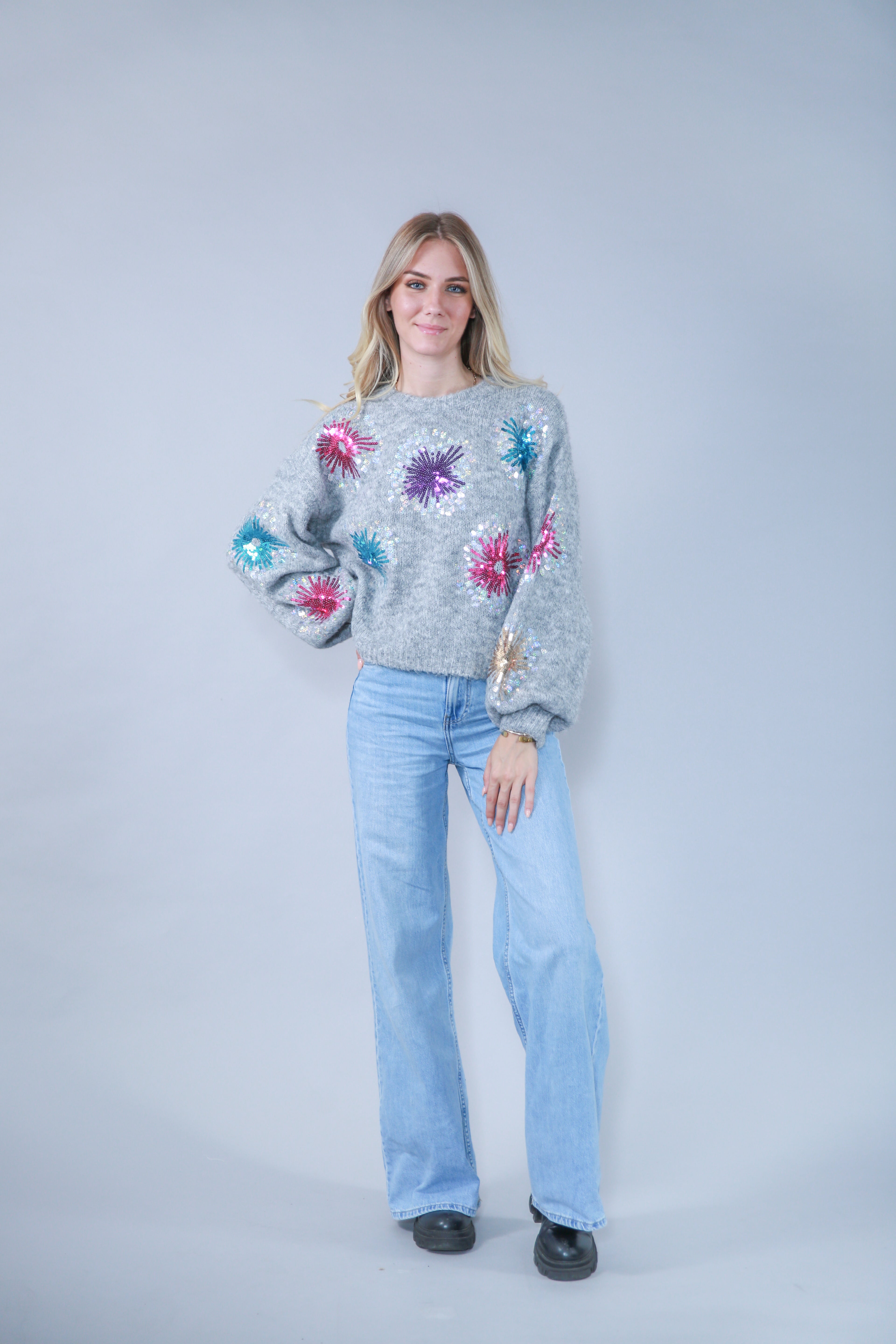 PULL EN MAILLE À PAILLETTES