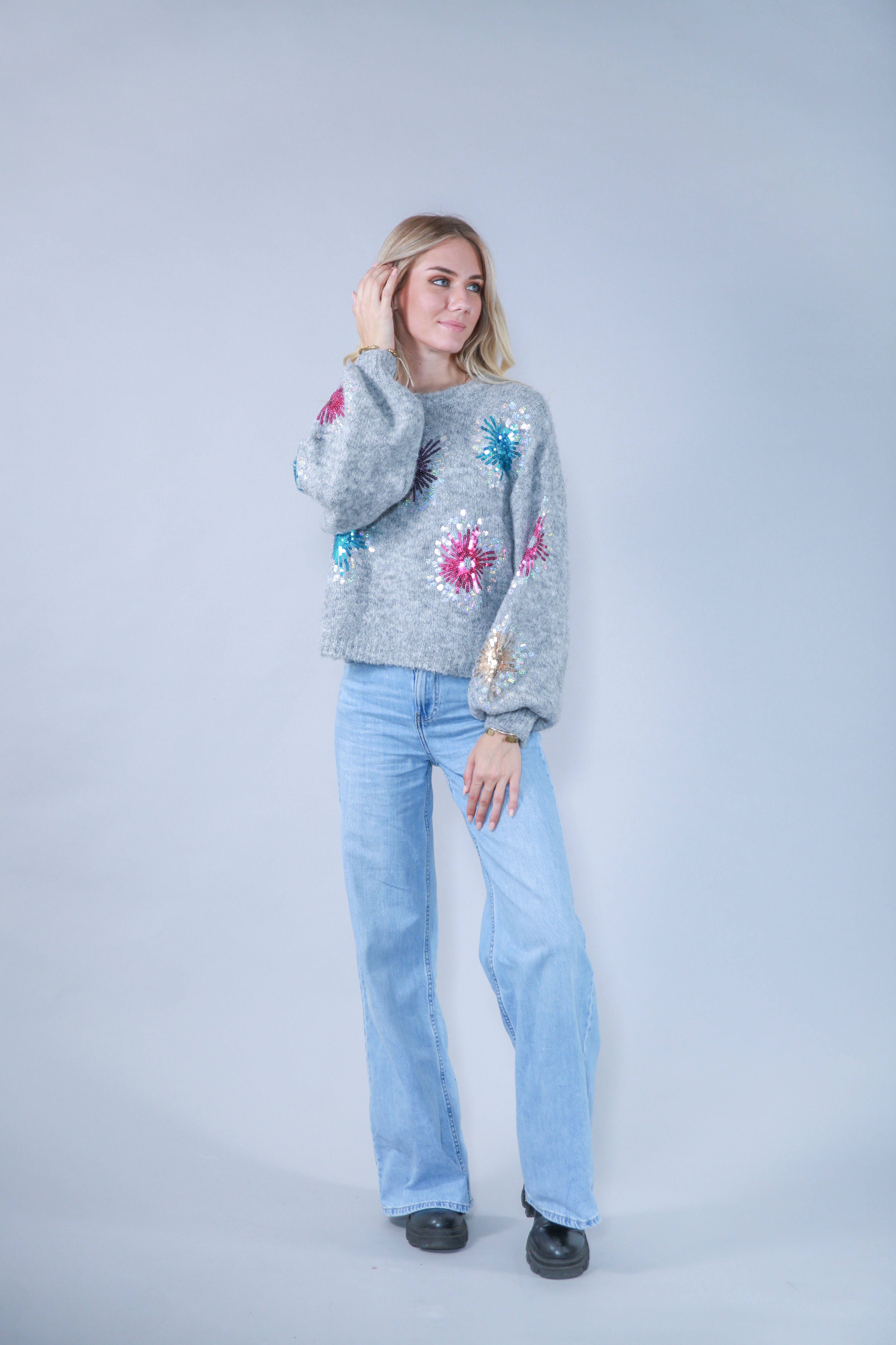 PULL EN MAILLE À PAILLETTES