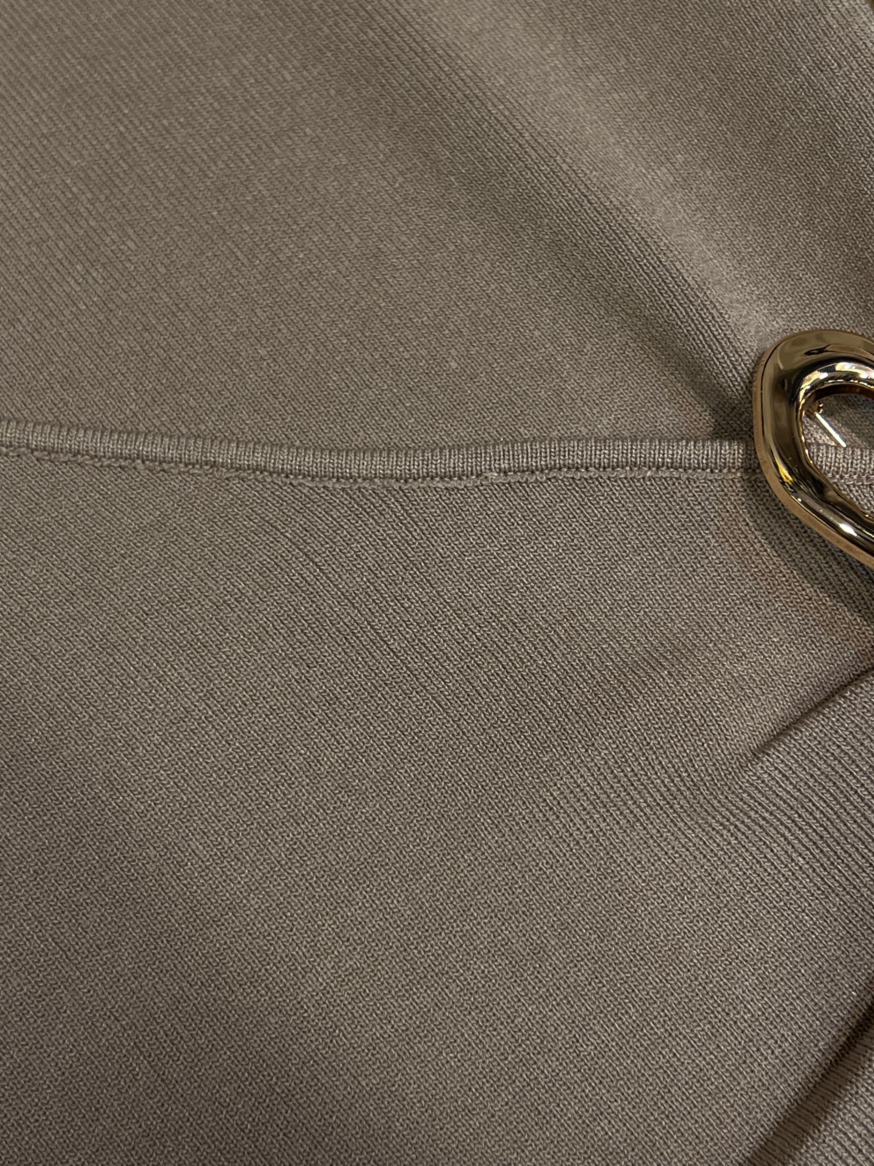 #couleur_taupe