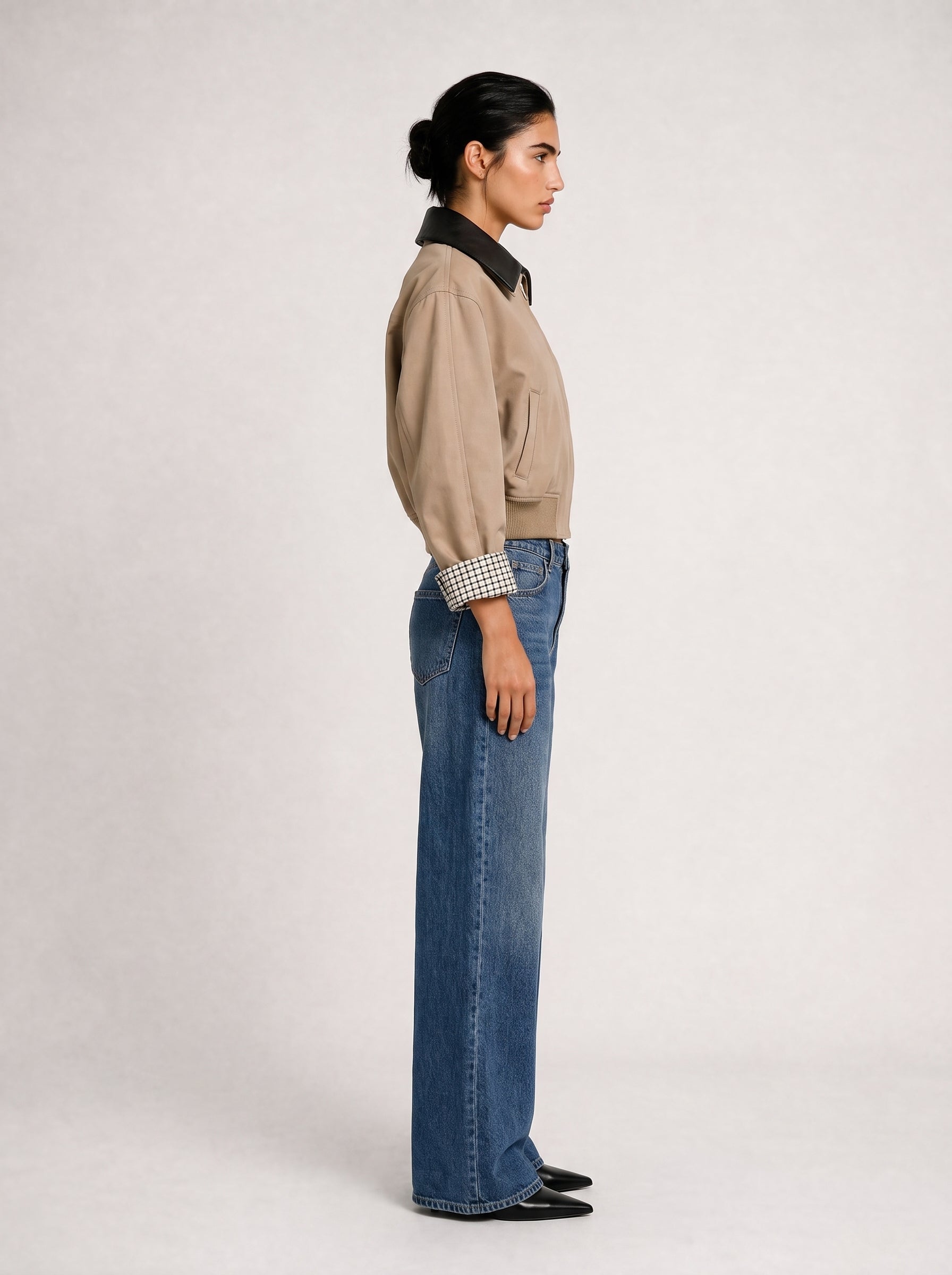 VESTE COURTE À COL CONTRASTANT
